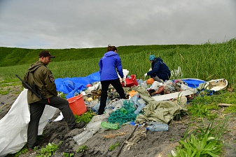 Исследовательская экспедиция по сбору и учету морского мусора в Южно-Камчатском заказнике. Фото 6