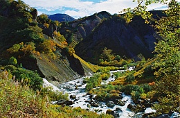 Фото: В. Лазарев «Долина гейзеров, река Шумная»