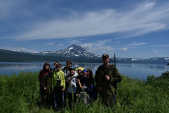 Семейная образовательная программа на Курильском озере: школьники и их родители исследовали заповедную природу.. Фото 11