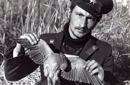 Александр Киселев с горлицей фото В.А. Николаенко 1985 год