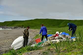 Исследовательская экспедиция по сбору и учету морского мусора в Южно-Камчатском заказнике. Фото 5